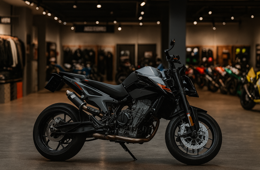 Je eerste motor kopen, motor in een showroom